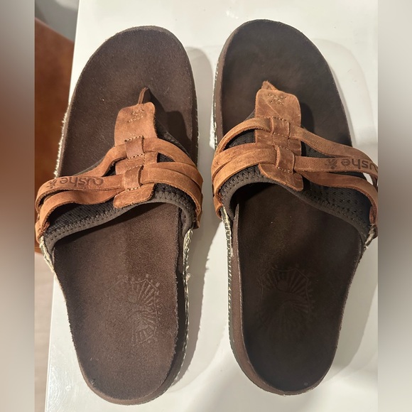 Cushe Men's Manuka Brown Sandals Flip Flops - Picture 1 of 2